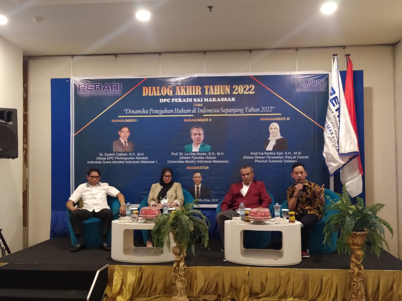 DPC PERADI Makassar mengadakan Talkshow dengan tema "Dinamika Penegakan Hukum di Indonesia Sepanjang Tahun 2022" di Hotel Makassar - 09 Desember 2022