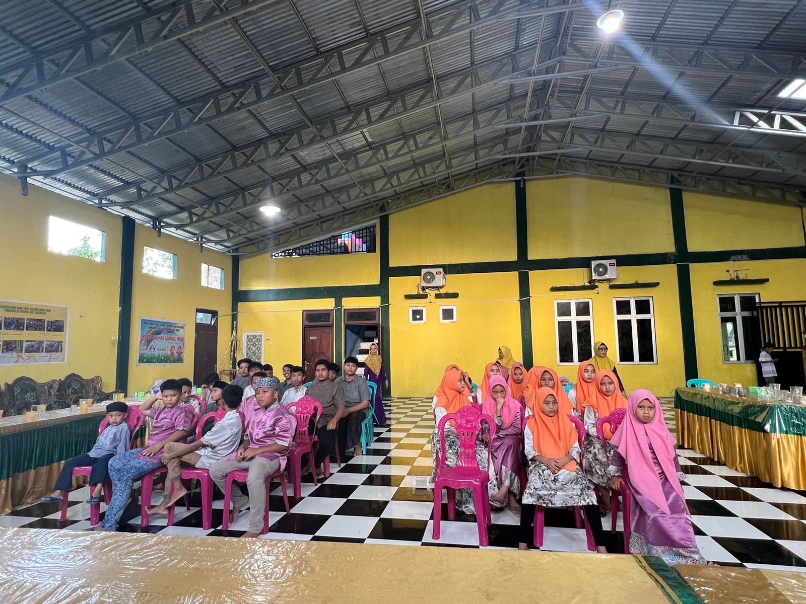DPC Peradi Gorontalo berbagi kebahagiaan Ramadhan 1444 H dengan anak-anak Panti Asuhan Ummul Iman di kota Gorontalo. Kegiatan yang dilakukan tanggal 09 April 2023, ini dihadiri Ketua DPC Peradi Gorontalo Dr. Ramdhan Kasim, S.H., M.H., CLA, CPLC dan para pengurus