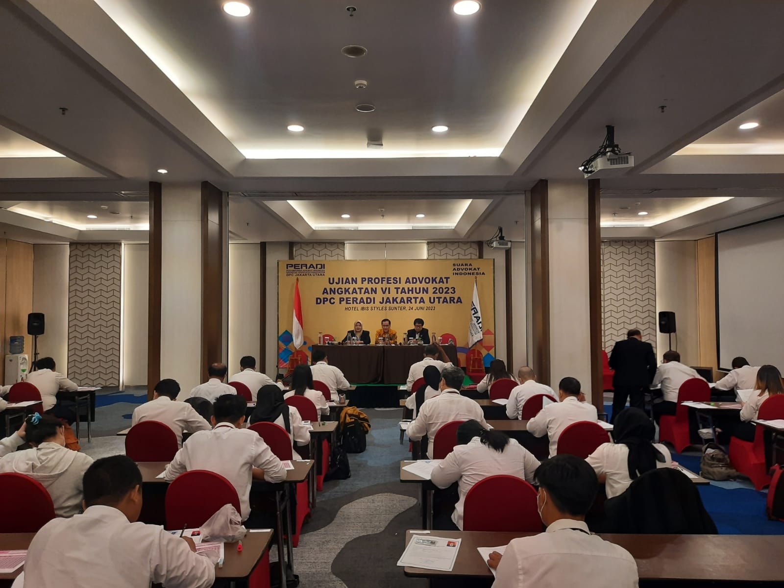 DPC PERADI Jakarta Utara mengadakan Ujian Profesi Advokat (UPA) yang bertempat di Hotel Ibis Style, Sunter, pada tanggal 24 Juni 2023, dengan jumlah peserta yang ikut serta sebanyak 37 orang