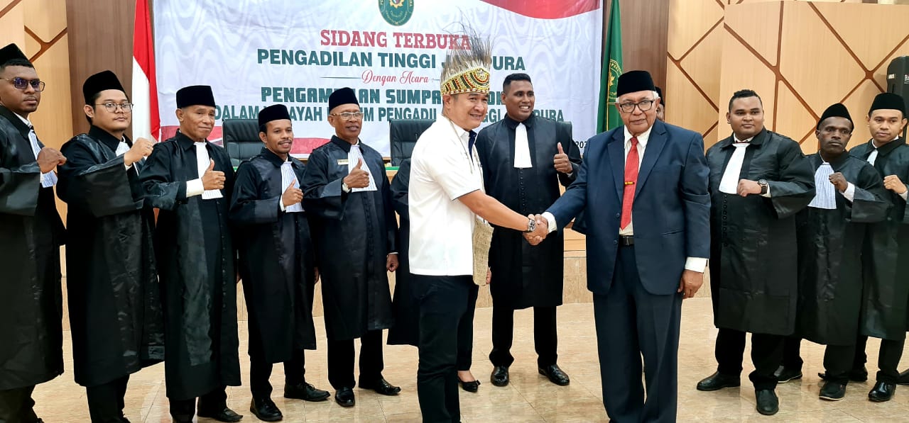 DPC PERADI SAI Kota Jayapura melaksanakan Pengangkatan dan Penyumpahan Sumpah Advokat di Pengadilan Tinggi Jayapura, pada Kamis, 04 Juli 2024 dengan jumlah anggota yang di sumpah sebanyak 14 orang.