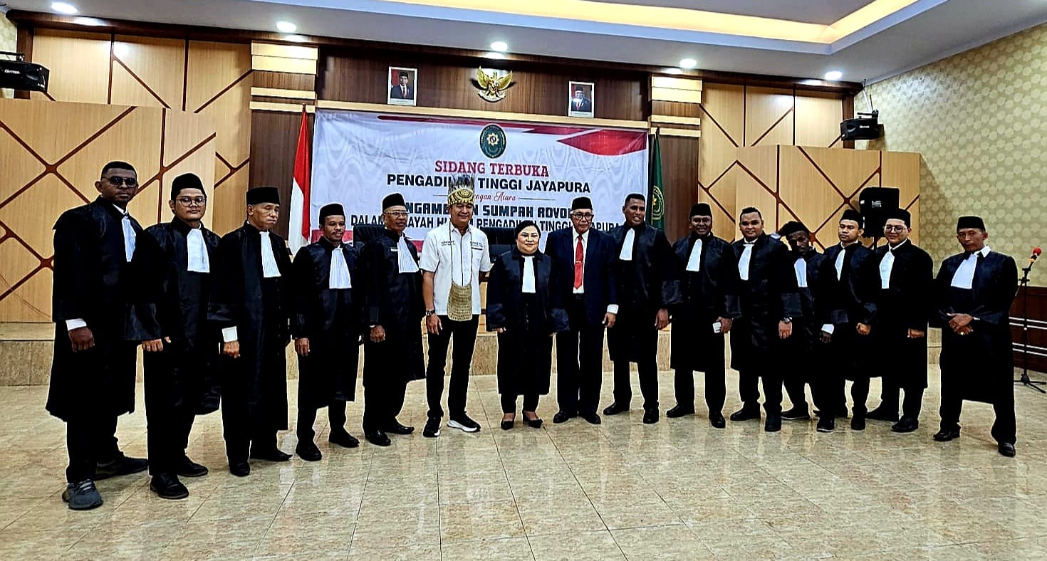 DPC PERADI SAI Kota Jayapura melaksanakan Pengangkatan dan Penyumpahan Sumpah Advokat di Pengadilan Tinggi Jayapura, pada Kamis, 04 Juli 2024 dengan jumlah anggota yang di sumpah sebanyak 14 orang.