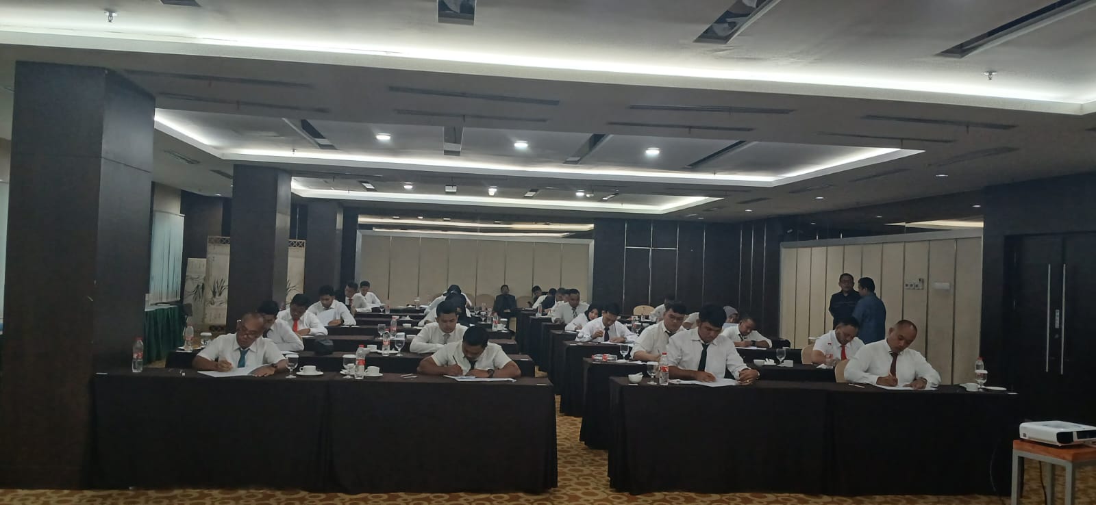 DPC PERADI SAI Pekanbaru telah melaksanakan Ujian Profesi Advokat (UPA) yang dilaksanakan di Grand Central Hotel, Kota Pekanbaru pada 28 September 2024 dengan peserta yang ikut serta sebanyak 30 orang.