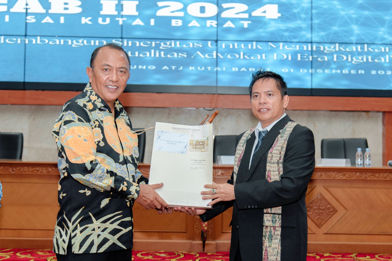 DPC PERADI SAI Kutai Barat telah melaksanakan Musyarawah Cabang (MUSCAB), pada 01 Desember 2024 di Gedung ATJ Kutai Barat.  dan terpilihnya kembali Rekan Hengki sebagai Ketua DPC PERADI SAI Kutai Barat.