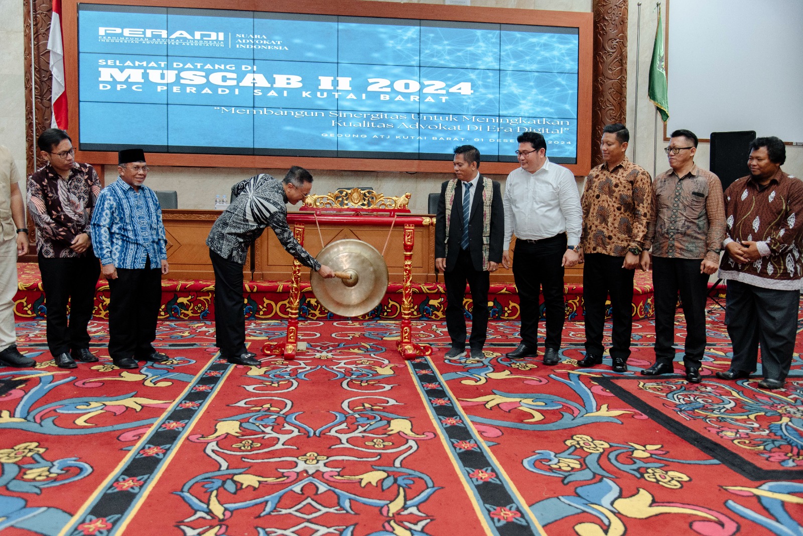 DPC PERADI SAI Kutai Barat telah melaksanakan Musyarawah Cabang (MUSCAB), pada 01 Desember 2024 di Gedung ATJ Kutai Barat.  dan terpilihnya kembali Rekan Hengki sebagai Ketua DPC PERADI SAI Kutai Barat.