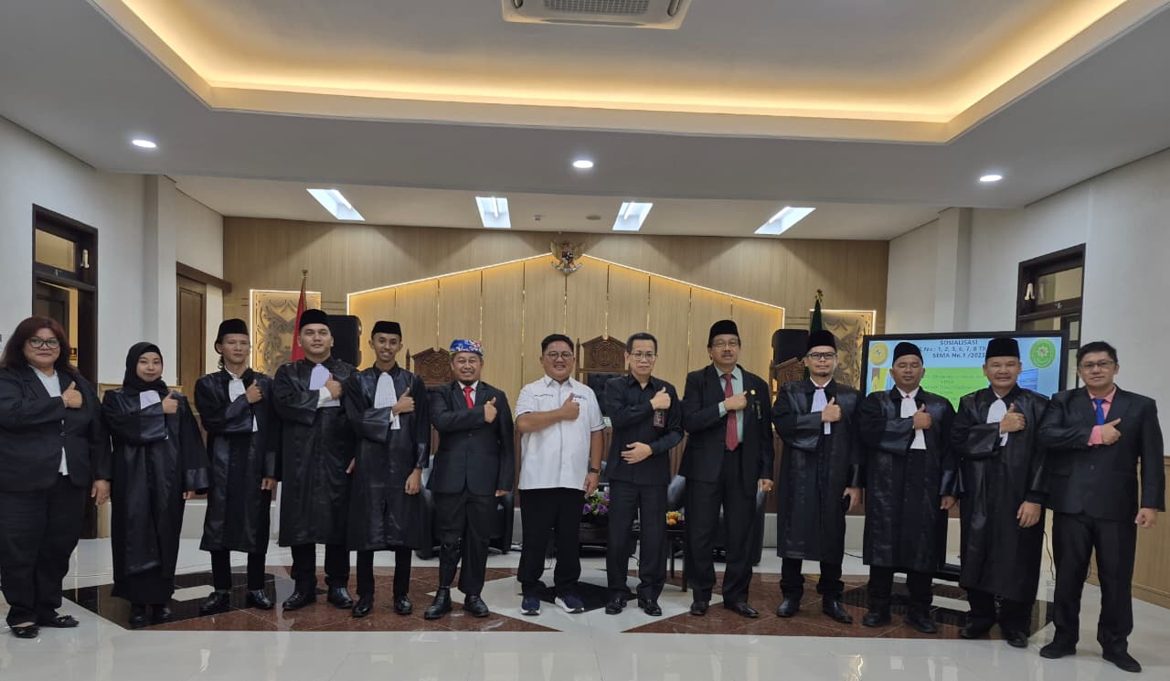 Telah terlaksana Pengangkatan dan Penyumpahan DPC PERADI SAI Tanjung Selor di Ruang Sidang Utama Pengadilan Tinggi Kalimantan Utara, pada 02 Juni 2026, prosesi pengangkatan dilakukan oleh Ferry Febry Mewengkang selaku Wakil Ketua Komite Magang & Pengangkatan Advokat.